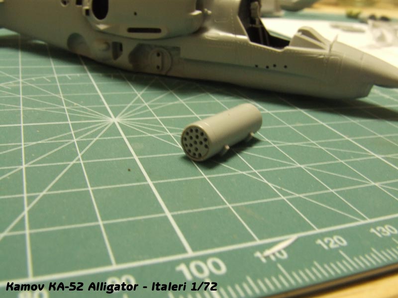 [CONCOURS HELICO] [italeri] Kamov KA-52 Alligator 1/72 - FINI - Photos en page 6 - Page 3 Ka52-056