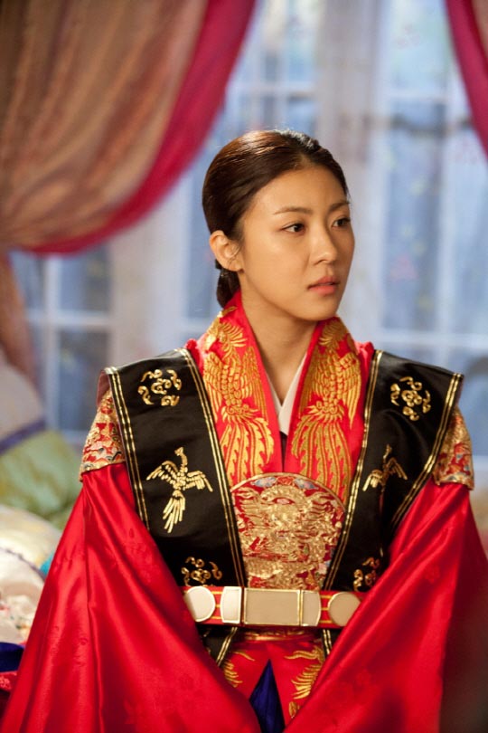 Dinastia Joseon King-ha-ji-won-princess-wedding-dress1