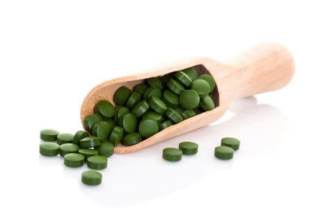 Chlorella and fibromyalgia: study confirms relief for your symptoms Bigstock-Green-Pills-On-Wooden-Scoop-48095327-480x320