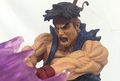 [Capcom] Ryu e Evil Ryu Hadouken Statue SFEvilRyuHadoukenStatue_Largescreenshot1