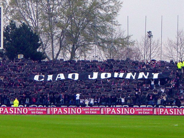 Hommage Rendu en tribune Ciao7bk