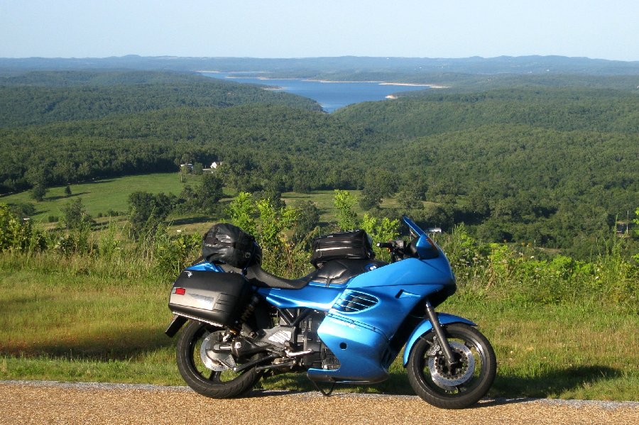 1985 K100RS with K1100RS fairings. Bmwl_2274