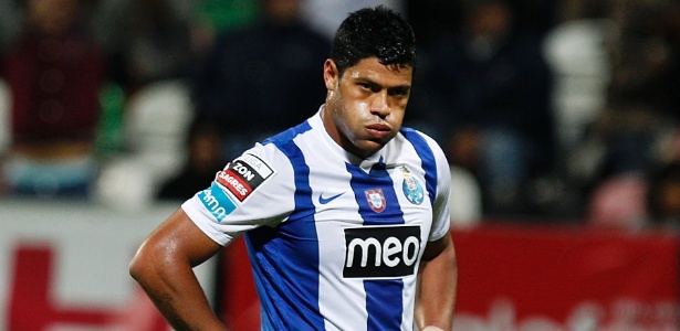 Chelsea prepara oferta por Hulk e brasileiro  Hulk-lamenta-lance-perdido-no-empate-entre-porto-e-olhanense-05112011-1320540149961_615x300