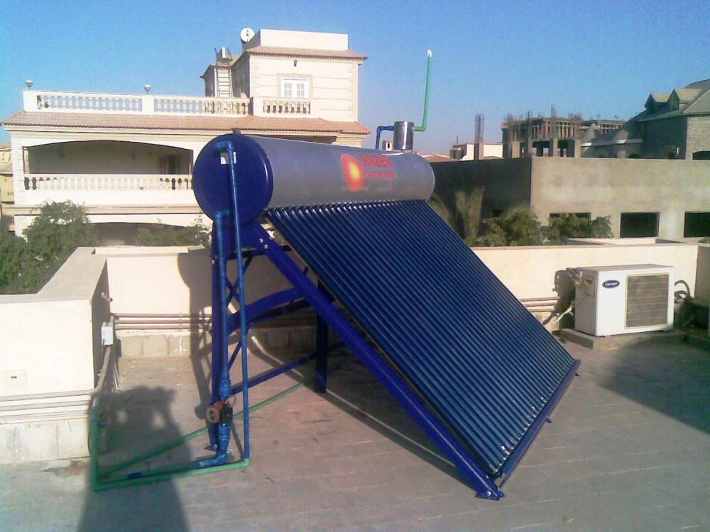 الإجراءات  المطلوبة لتركيب خلايا شمسية لتوليد الكهرباء فوق سطح منزلك P_4258ij741