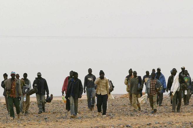 Migrantes - Migrantes en África. 47 migrantes etíopes muertos en naufragio en el lago Malawi. - Página 2 14963170831237
