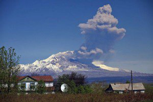 [Info] Les Volcans, Séismes, Tornades et Typhoon...  S110605c-Demyanchuk-300x200