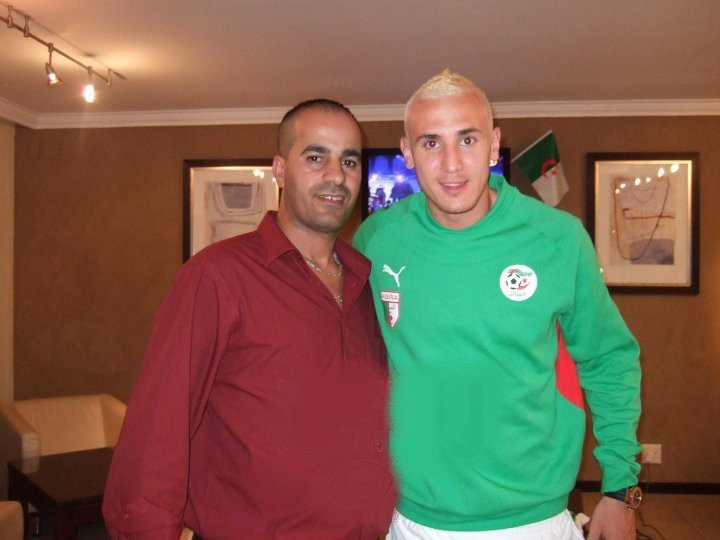صور المنتخب الوطني الجزائري في كأس العالم 2010 30669_129507633740552_114567668567882_238945_4222690_n.2010611171254