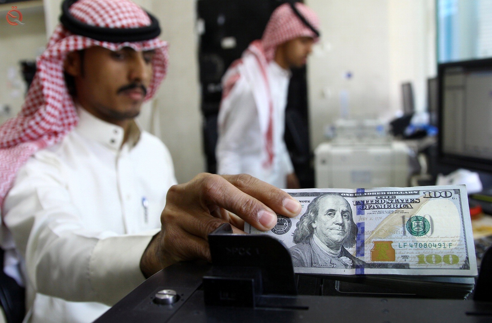 Saudi Arabia begins marketing dollar bonds on three segments 20174