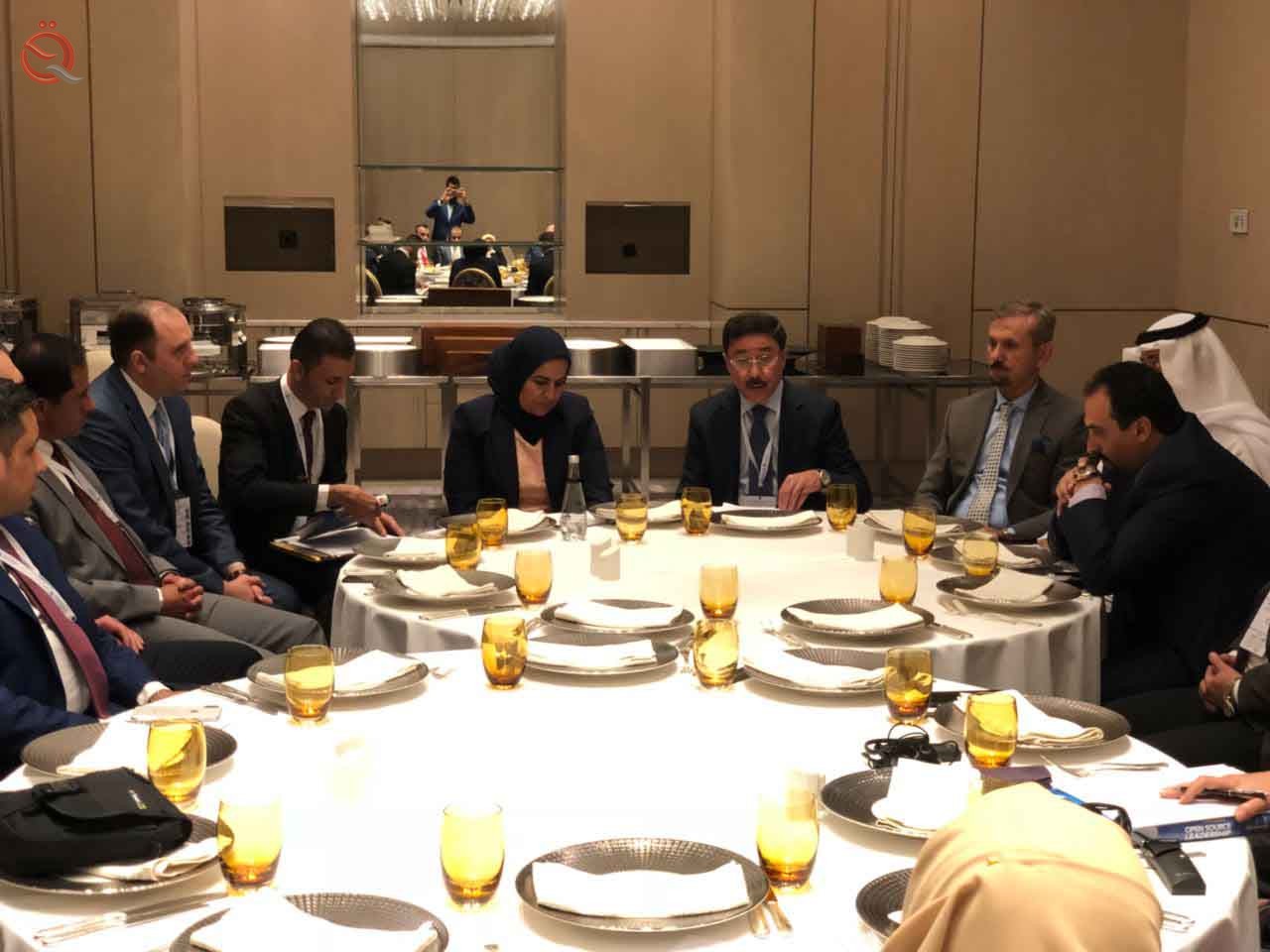 Central Bank Governor meets in Istanbul with representatives of Iraqi banks participating in the World Islamic Banks Conference 7673