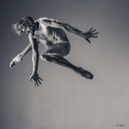 Je me relance ... sans remord ni regret ! Livre III  - Page 4 Oleg-Markov-dancer-Ballet-Theatre-of-Boris-Eifman-photography-by-Vadim-Stein4-550x550