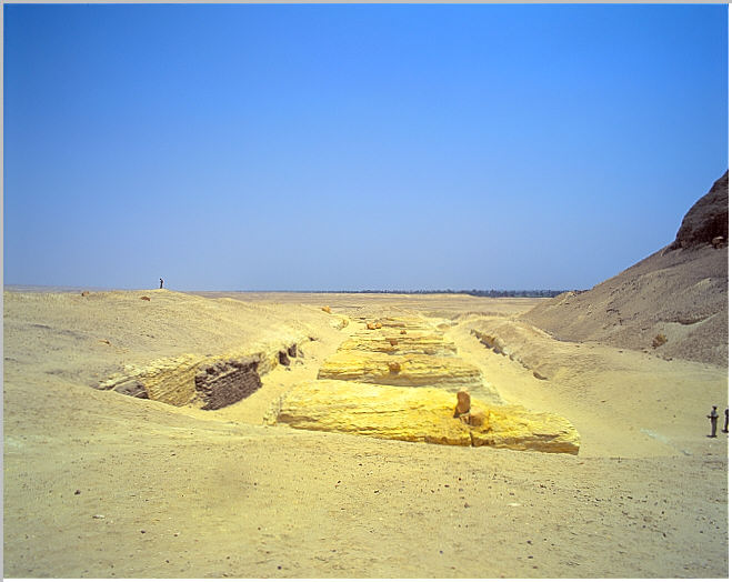 Pirámide de Senusret - mastabas Senwosret%20II%20mastabas8_640