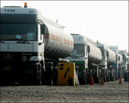 Iraqi Kurdistan oil revenue $1 billion per month Oil-trucks-in-Iraq-photo-wikipedia