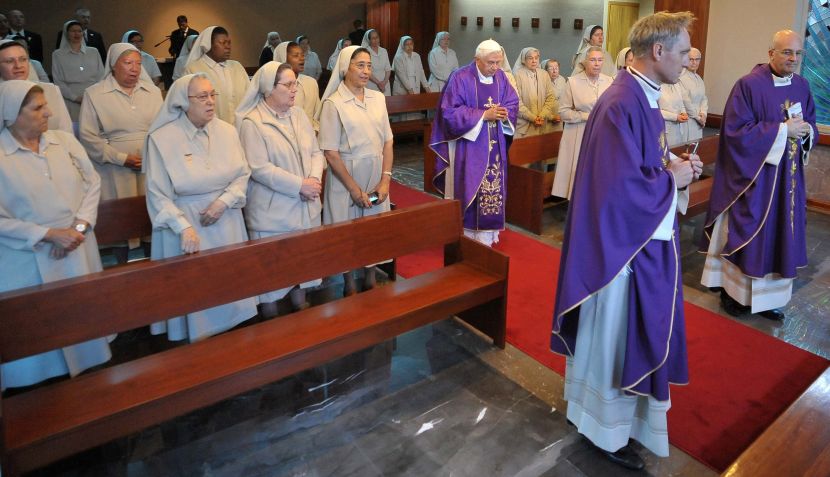 YA ME SIENTO UN PAPA MEXICANO: Benedicto XVI | Encendió la Majestuosa Iluminación del Cristo Rey del Cubilete | Mega-Misa con 600 000 Personas 458633