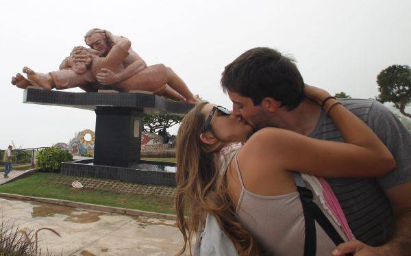 Seis lugares del mundo donde está prohibido besar en público 500065