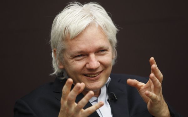 Facebook y Google constituyen “la Mayor Maquinaría de Vigilancia jamás inventada”: Assange 503276