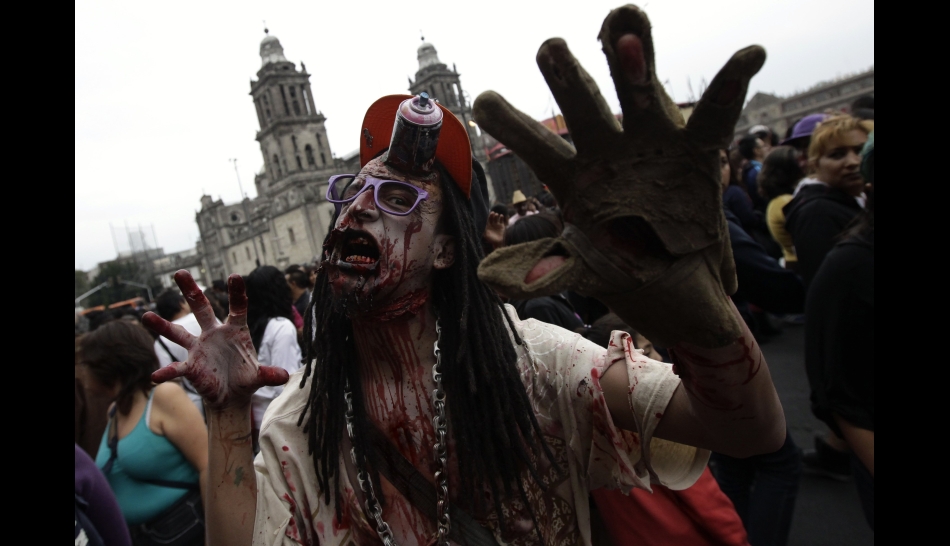 Con motivo del Día de Muertos, marchan Zombies por calles de México, Brasil y Venezuela - Página 3 532054