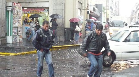 Lluvias dejan 14 muertos y 44 mil 206 afectados en Perú 84887