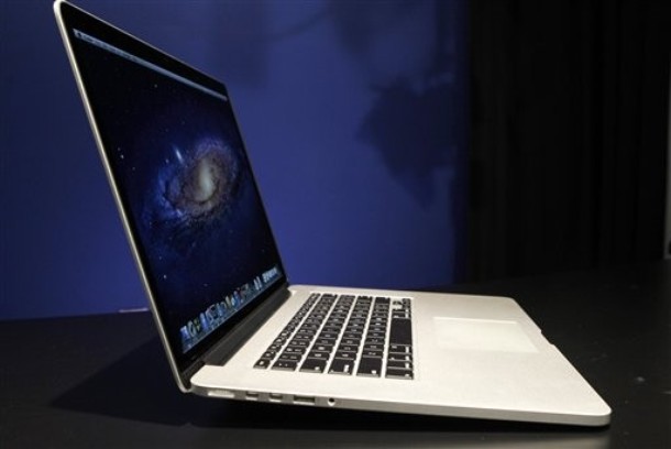 Los hispanos marcan tendencia en el campo de la tecnología, según un estudio MacBook-Pro