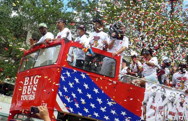 Campeones Heat festejan por calles de Miami el título de la NBA NBA-finals-2013-4