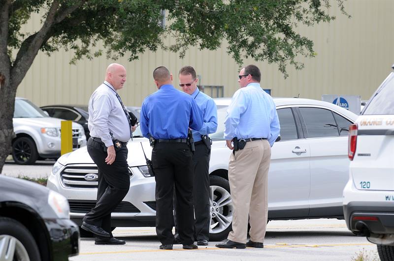 Arrestan a hombre por intentar detonar una bomba en centro comercial de Miami Bomba-en-centro-comercial-de-Miami