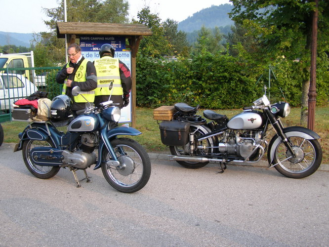 12 ieme ( 2012) Tour de France en motos Anciennes P9040579