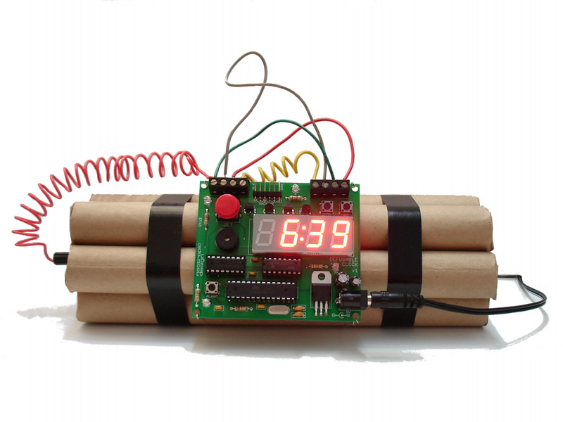 [BOOOM] Bombe : explose dans 400 messages (a explosée) Horloge-bombe-02