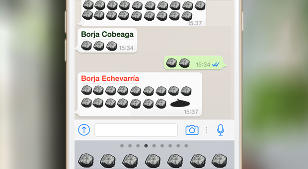 Nuestros cerebros se ‘sincronizan’ durante una conversación. Emojivasco