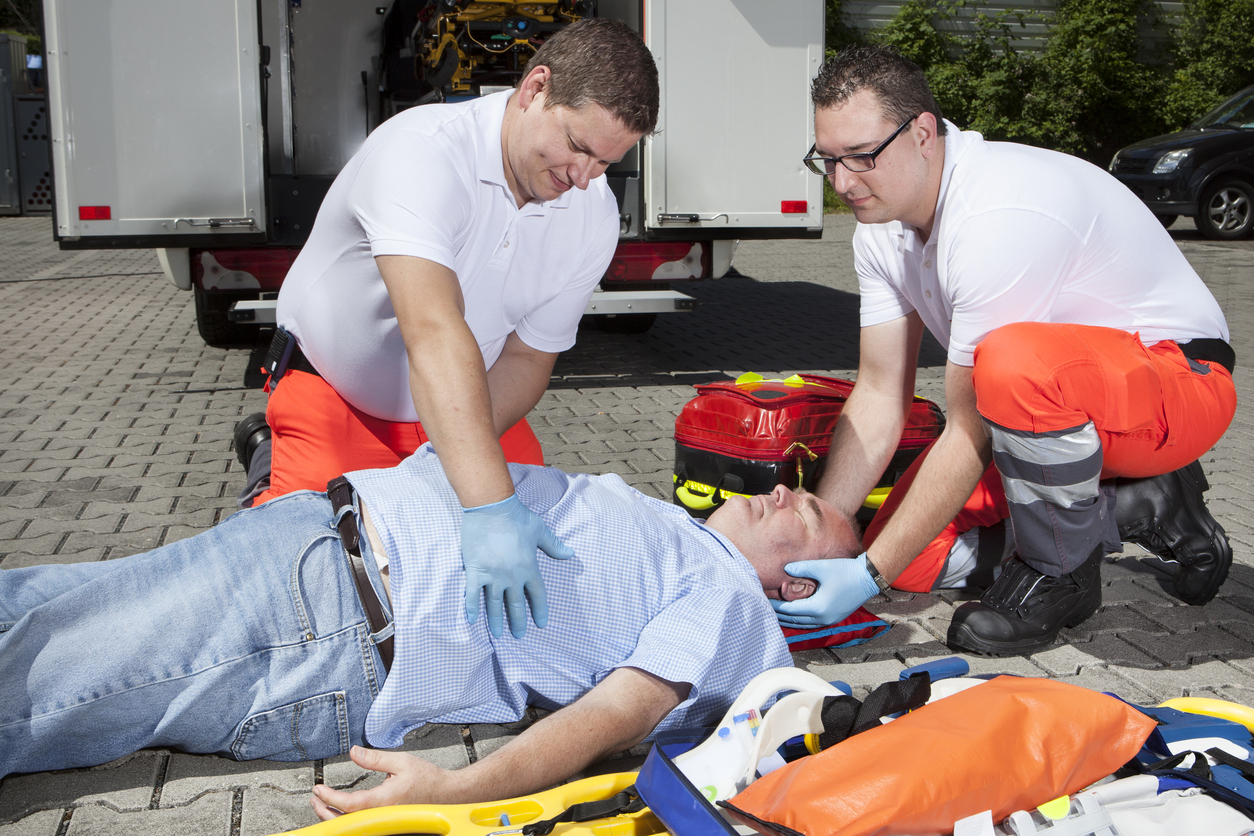 LAS PERSONAS QUE NO DIJERON “SALUD”, ACUSADAS DE HOMICIDIO INVOLUNTARIO IStock-477722312