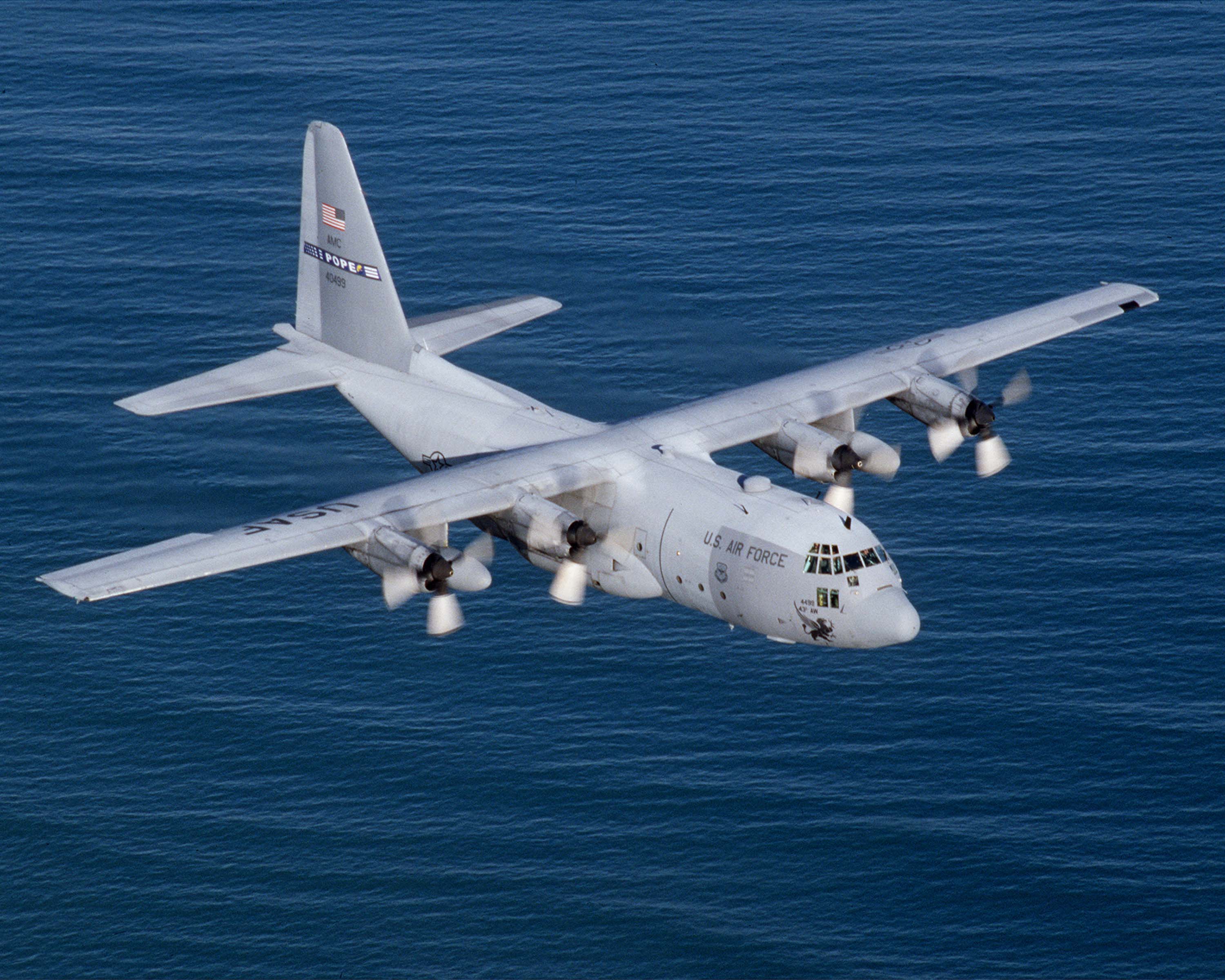عمان تتعاقد علي طائرتين  C-130J Super Hercules Lockheed_C-130_Hercules