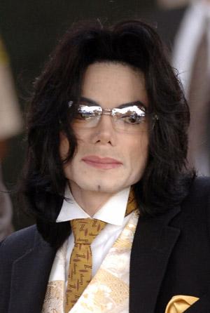 Michael de oculos. 1245975228136_1245975228136_r