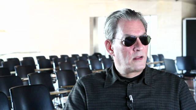 Paul Auster: “Ahora hay una generación entera sin futuro, es un crimen” 1329909493_826085_1329911322_fotograma_4