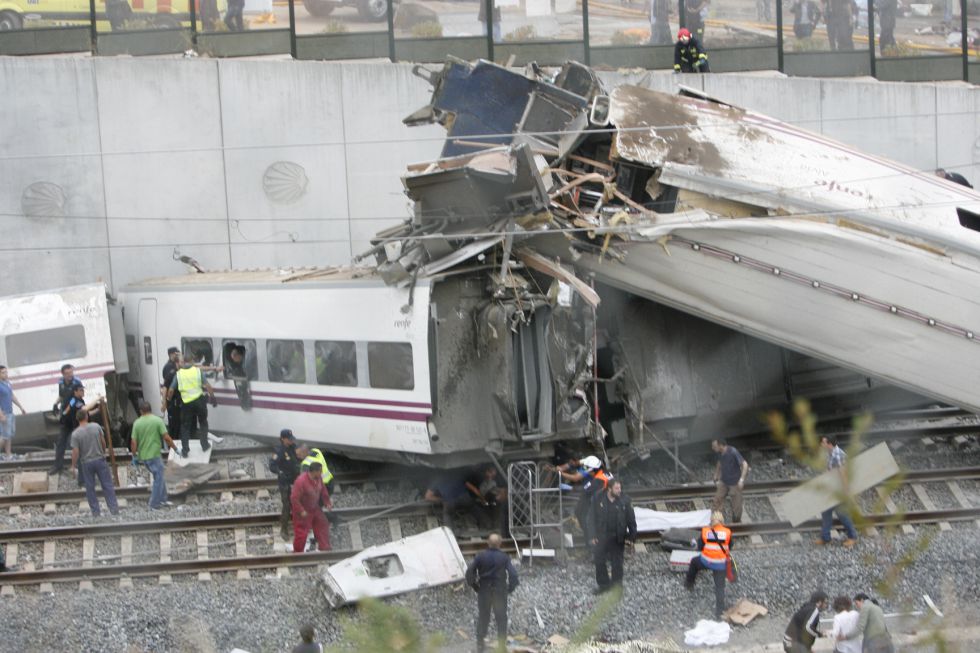 ACCIDENTE FERROVIARIO EN ESPAÑA 1374695943_634251_1374696101_album_normal