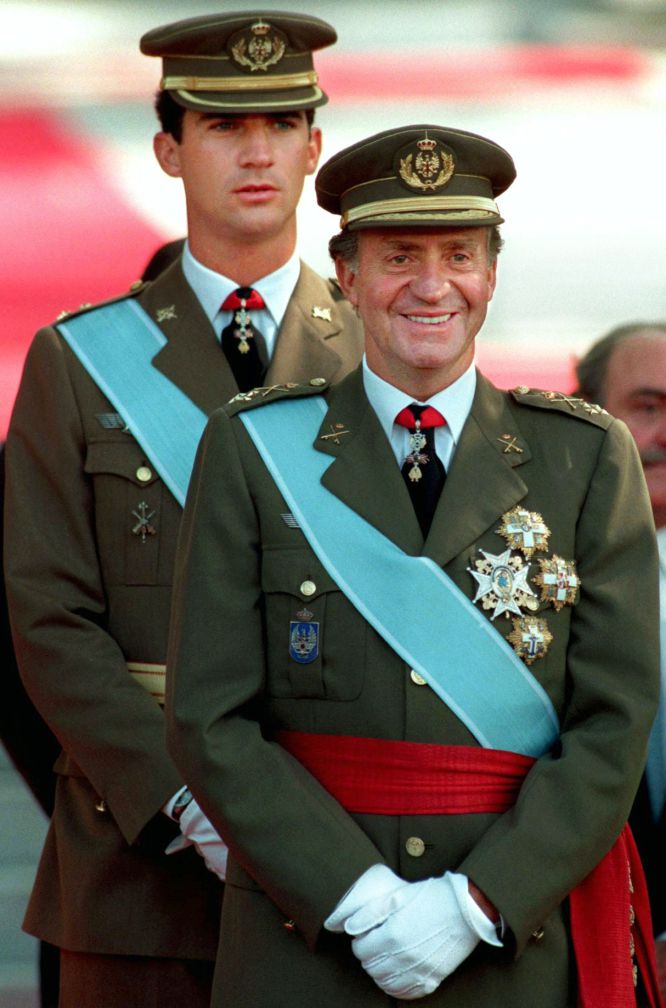 ABDICA EL REY JUAN CARLOS. FELIPE Y LETIZIA REYES - Página 21 1402266351_637809_1402268304_album_normal