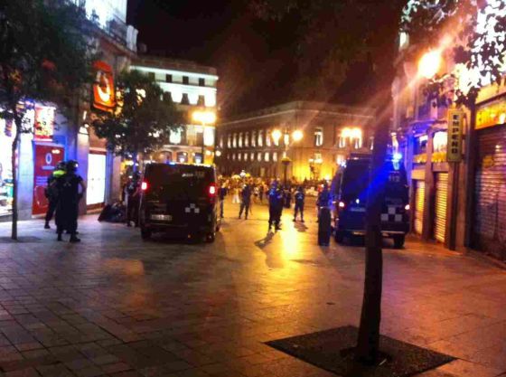 La Policía investiga la actuación de varios agentes grabada en un vídeo 1314019468_539392_1314020801_noticia_normal