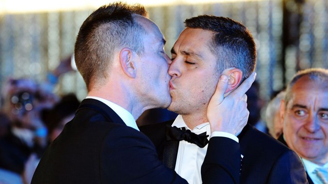 Primera Boda Gay En Francia. 1369815652_294251_1369847053_noticia_fotograma