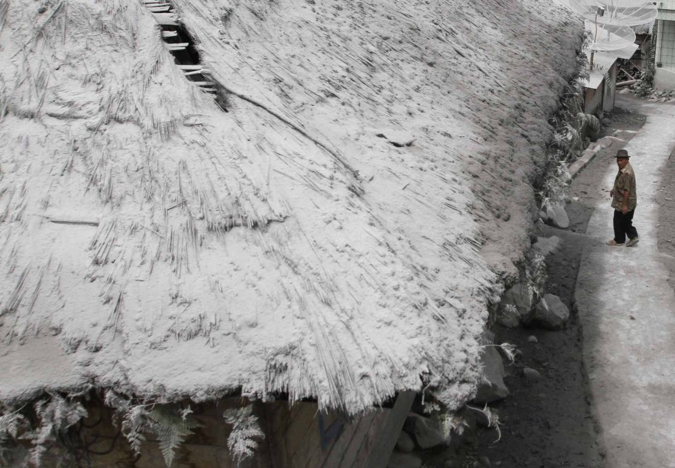 Espectaculares imágenes tras la erupción de dos volcanes en Indonesia 1384873946_101341_1384875257_album_normal