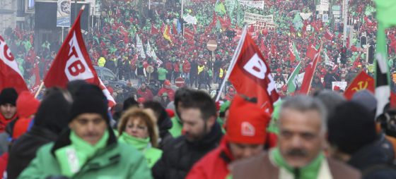 Miles de personas se movilizan en Bélgica contra las políticas capitalistas 1361451761_567095_1361451963_noticia_normal