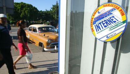 Una hora de navegar por Internet en Cuba: 4,5 dólares 1369878602_646047_1369879254_portada_normal