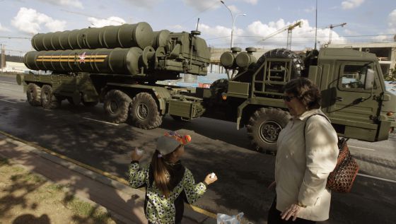 El histórico tratado que sirvió para superar la Guerra Fría, en la cuerda floja 1406656013_243653_1406658442_noticia_normal