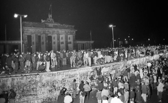 25 aniversario de la caida del Muro de Berlin 1414600848_483172_1415149010_noticia_normal