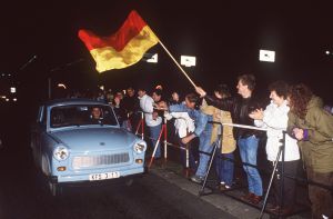 25 aniversario de la caida del Muro de Berlin 1414600848_483172_1415149846_sumario_normal