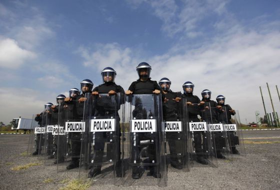 POLICIA - Peña Nieto elimina la policía municipal para frenar al narco 1417116838_759316_1417122646_noticia_normal