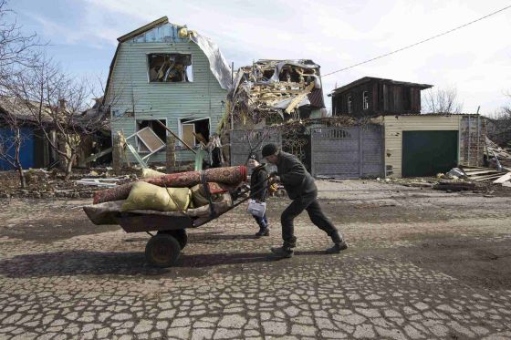 Rusia - Ucrania destituye al presidente Yanukovich. Rusia anexa la Peninsula de Crimea, separatistas armados atacan en el Este. - Página 23 1424896150_351970_1424898219_sumario_normal