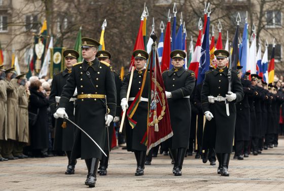 Rusia - Los países bálticos refuerzan su política de defensa por miedo a Rusia 1426361383_121533_1426361974_noticia_normal
