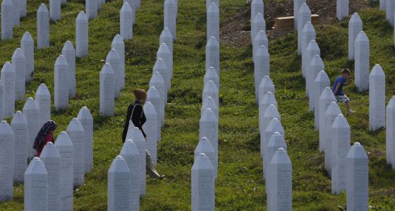 Confirman la condena a cinco oficiales serbios por el genocidio de Srebrenica 1436387614_338271_1436387741_noticia_normal