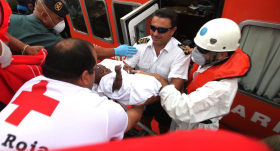 Rescatados en el Estrecho 681 inmigrantes, entre ellos 20 menores 1407829246_971909_1407829471_noticia_normal