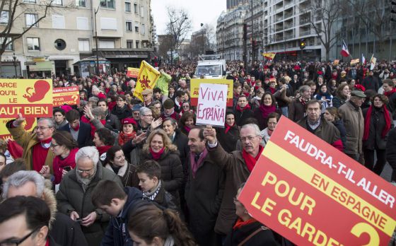 Marcha contra el aborto en París al grito de “Viva España” 1390151805_262367_1390152056_noticia_normal