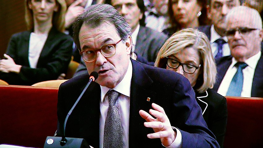 JUICIO  CASO 9-NEl tribunal condena a Artur Mas a dos años de inhabilitación por un delito de desobediencia 1486376724_905877_1486382270_noticia_fotograma