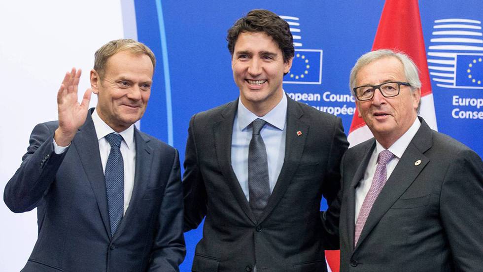 La UE firma el acuerdo comercial con Canadá tras una enconada negociación 1477830357_889306_1477906885_noticia_fotograma