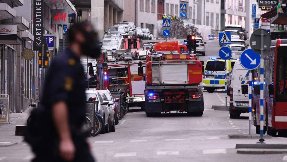 Atentado terrorista en Suecia 1491572357_425004_1491589331_noticia_fotograma